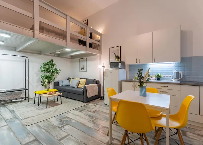 Enigma Estate * Budapesta